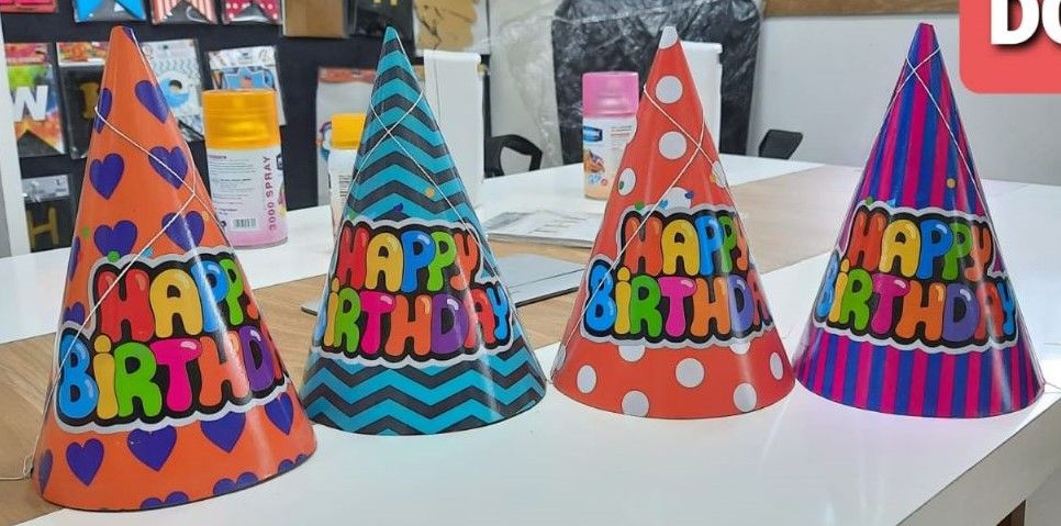 Birthday party caps
