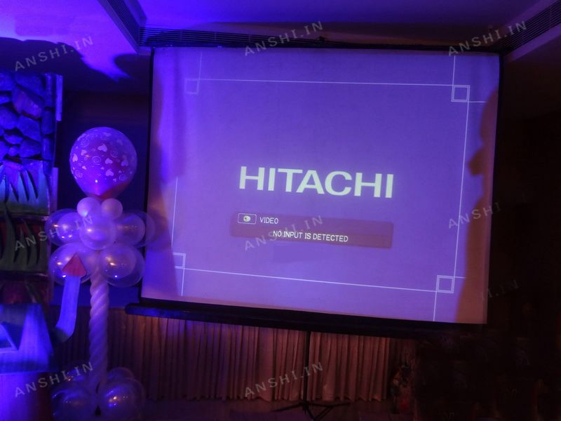 Projector And Screen service for parties