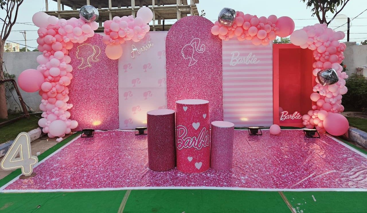 Lovely Barbie Dollhouse Celebration