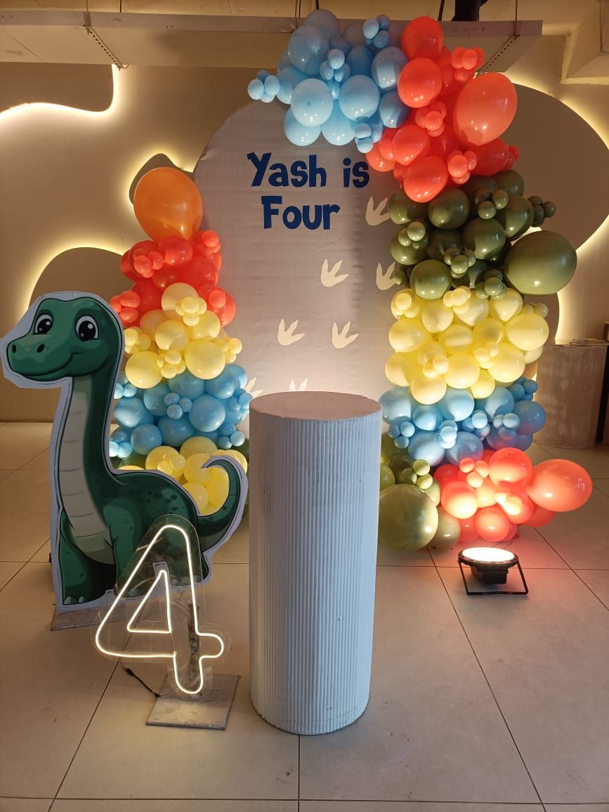 Roar-O-Mania Birthday Setup