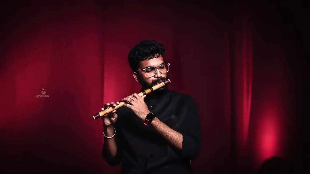 Live Flute in service party 