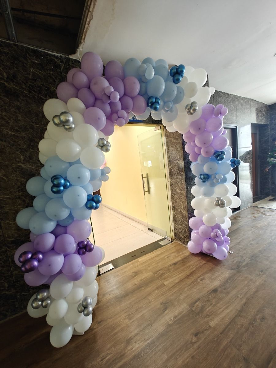 Arendelle’s Frozen Fest Decoration