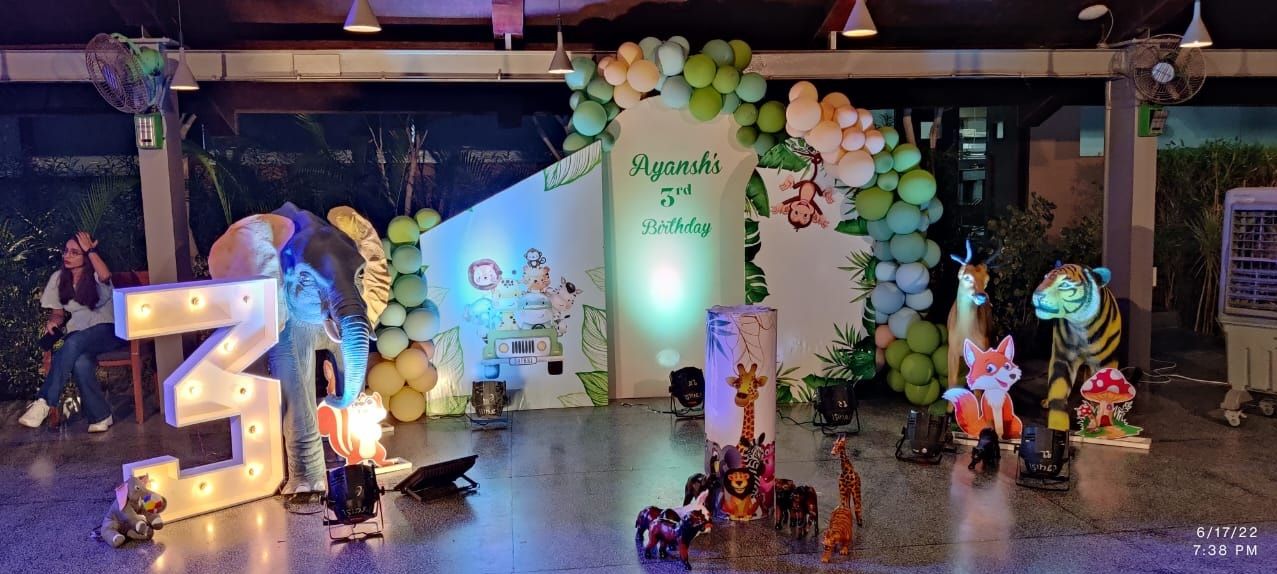 jungle theme decoration
