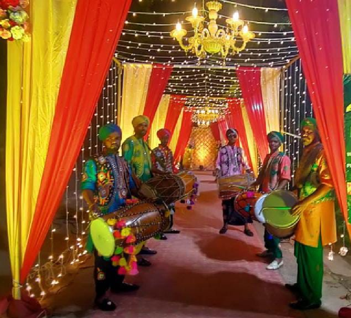 Band Panjabi for welcome and barath service