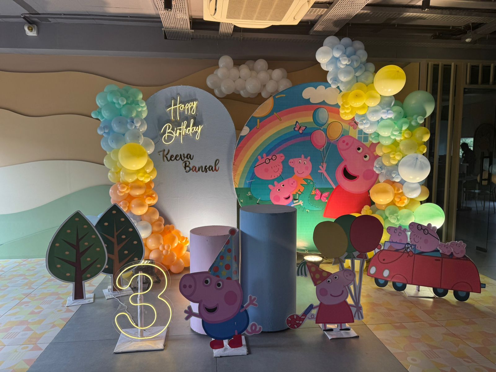 A Day with Peppa in Balloon World