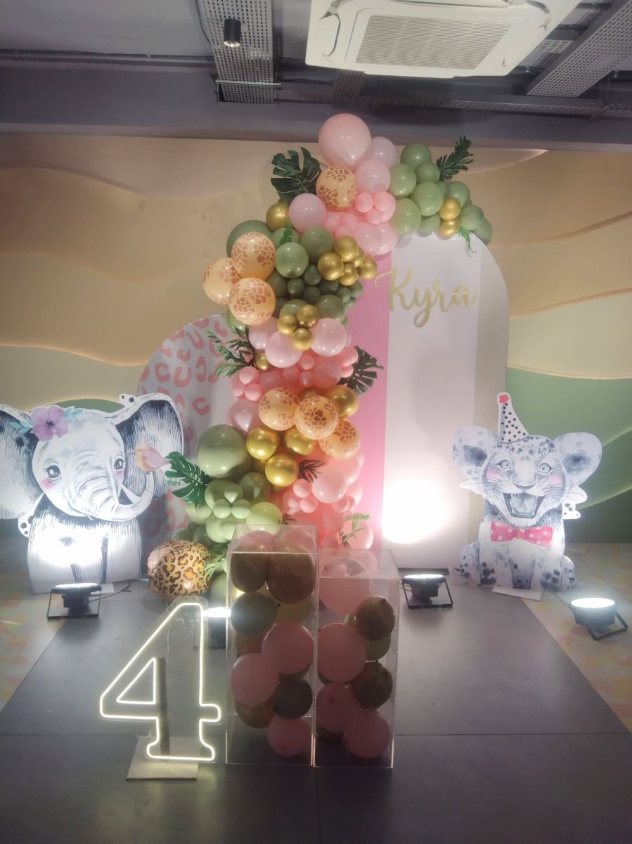 Blush and Green Wilderness Decoration