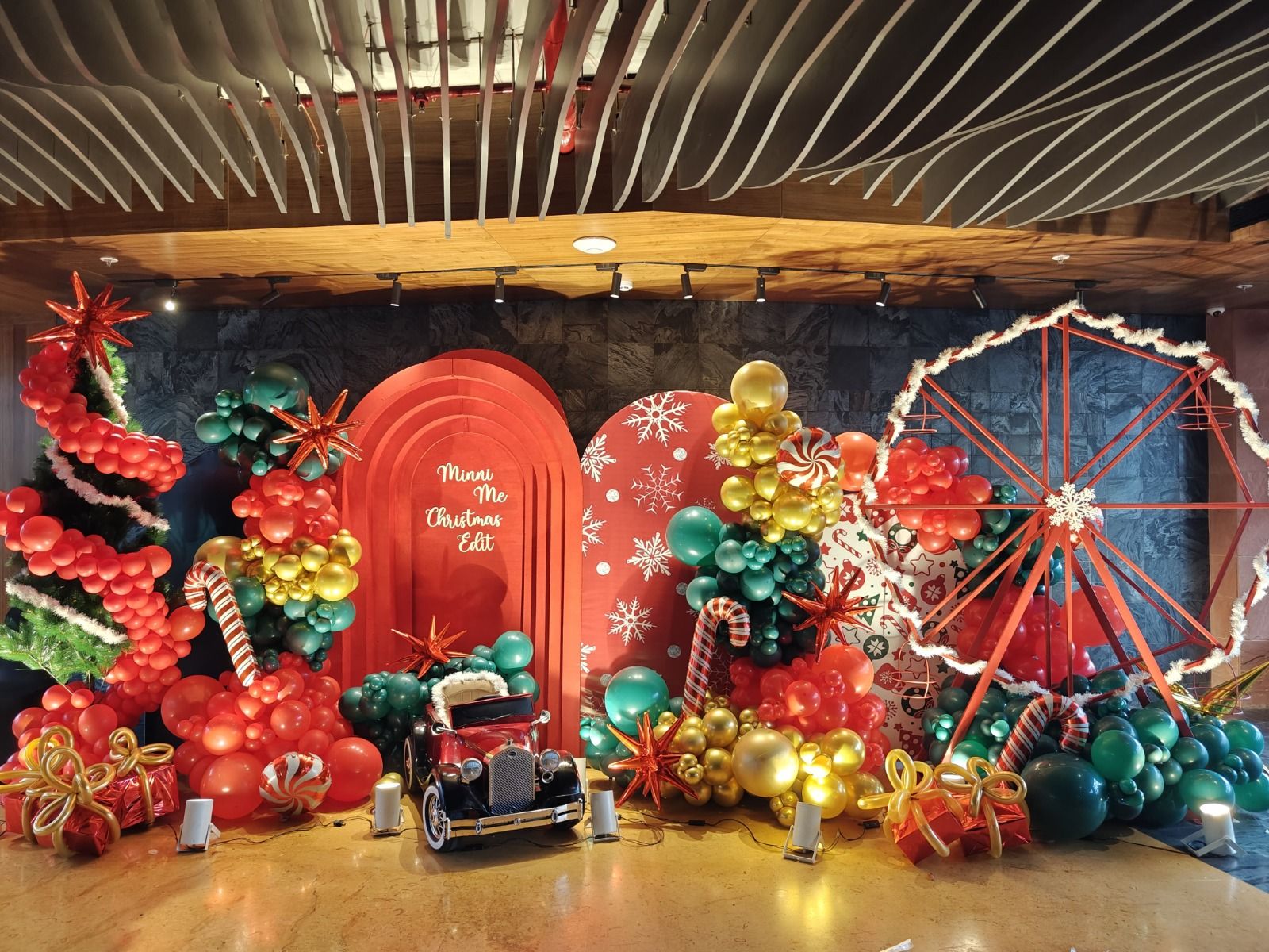Balloons of Christmas Cheer Decoration