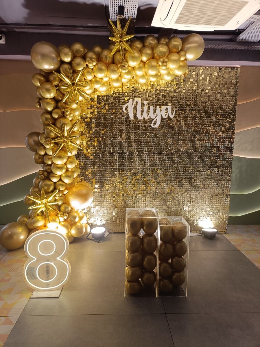Glittering Balloon Party Decor