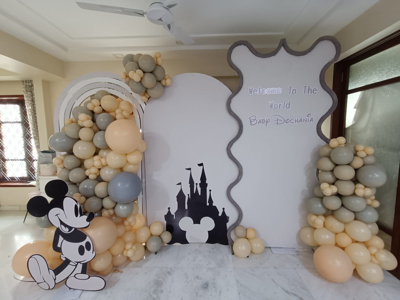 Mickey's Magical Welcome Decor
