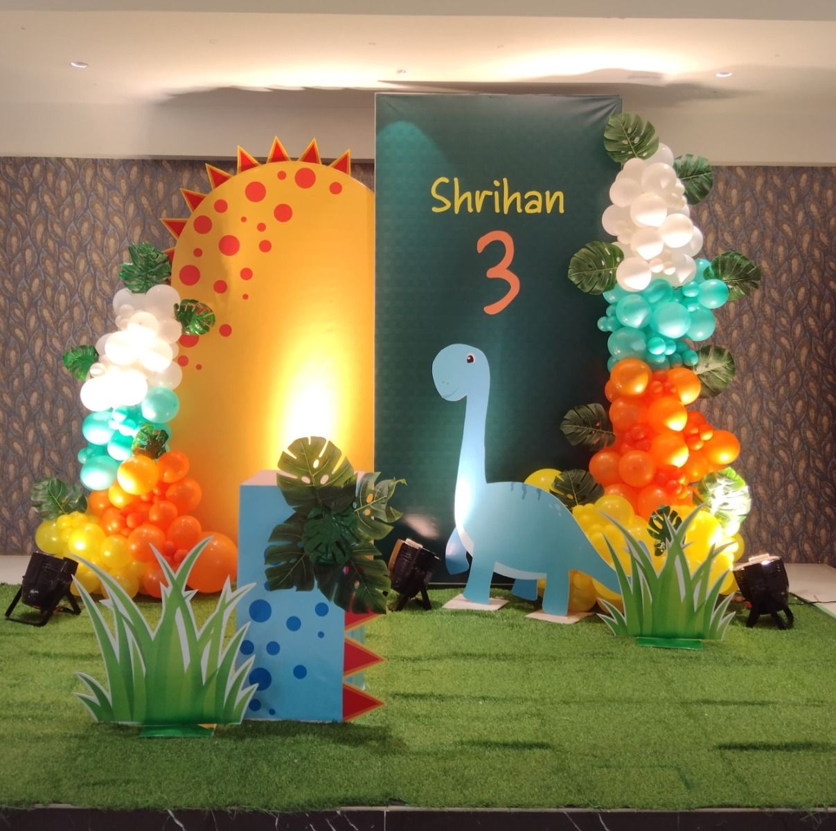 Dino-tastic Party Zone
