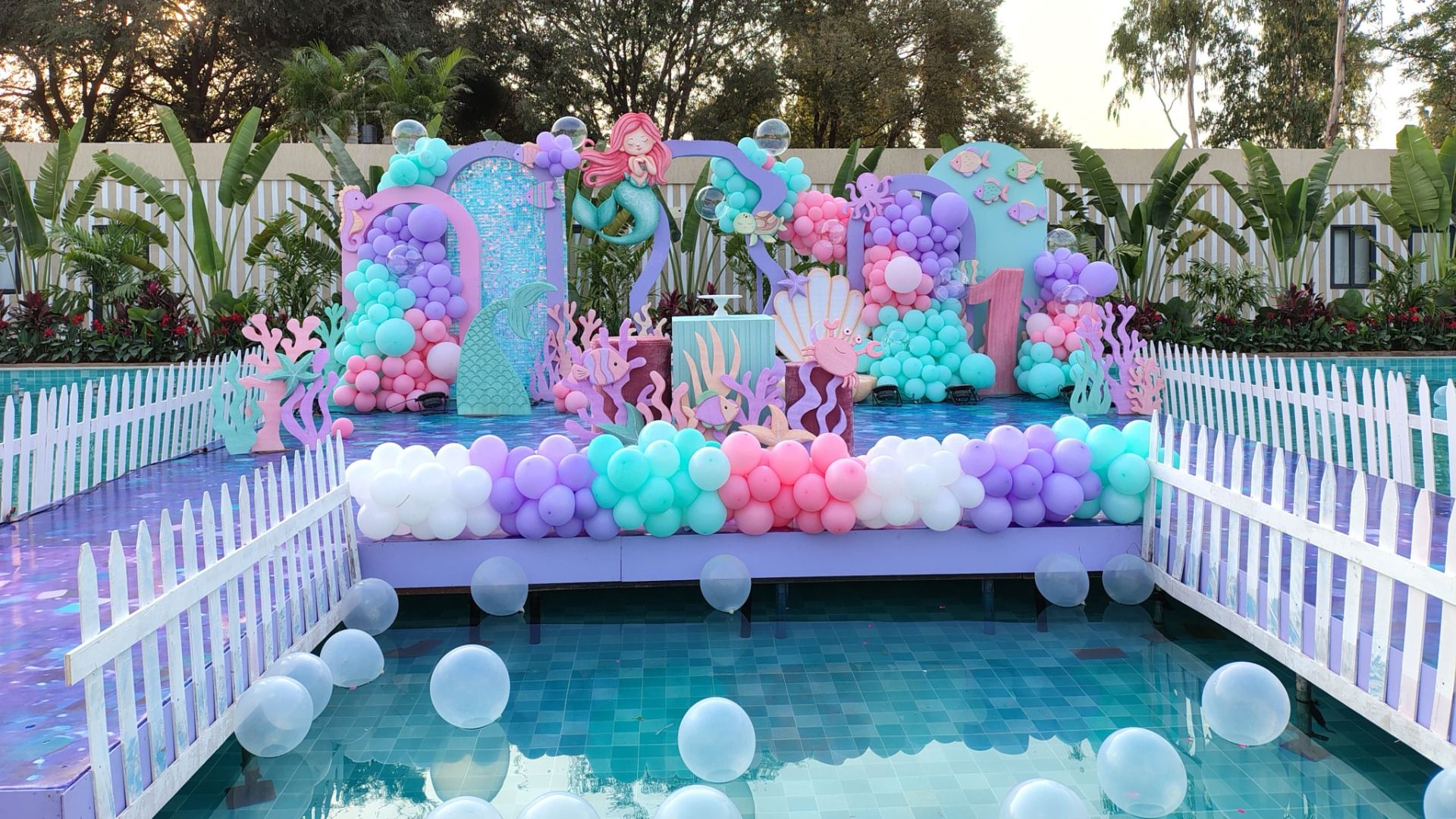 Magical Mermaid & Underwater Wonderland decoration