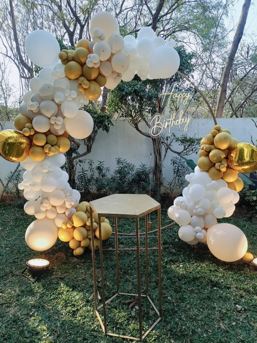 Sophisticated Gold & White Theme Setup