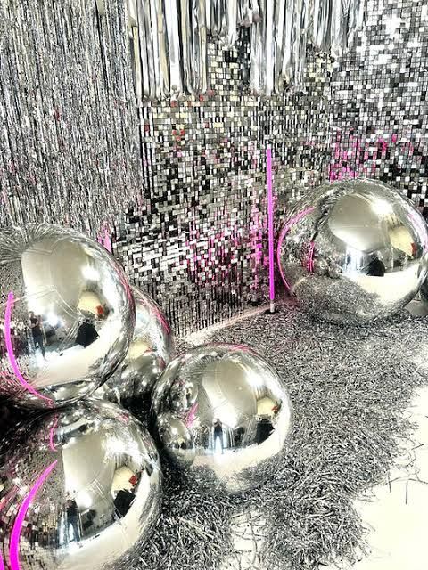 Sparkling Silver Spectacle Giant Mirror Setup