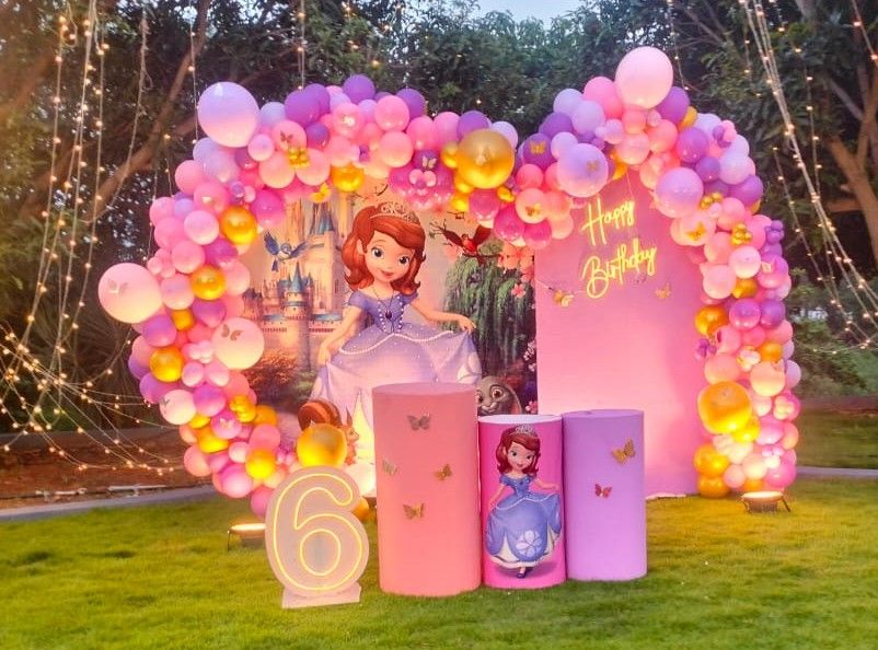A Royal Six-a-bration