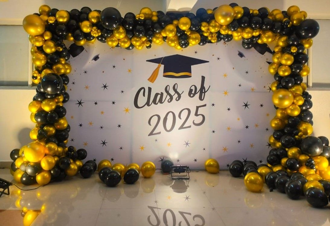 The Grad-itude Party Decor
