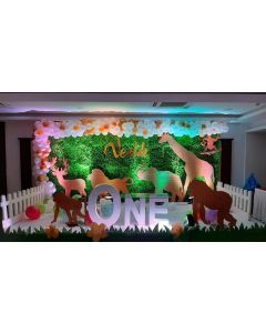 jungle theme birthday decoration
