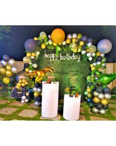 Artificial grass with organic arch and balloon bunches