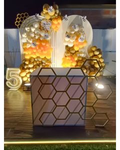 Buzzing Birthday Bash Decoration