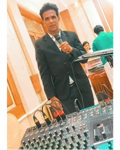 Live Karaoke Track Singers Service in parities