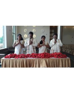 Welcome Girls/Couple, roses, perfume water for parties