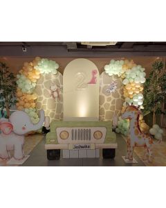 Adorable Animal Safari Theme Decoration