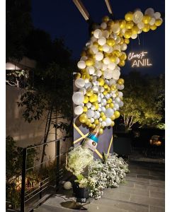Cheers in Style Balloon Display